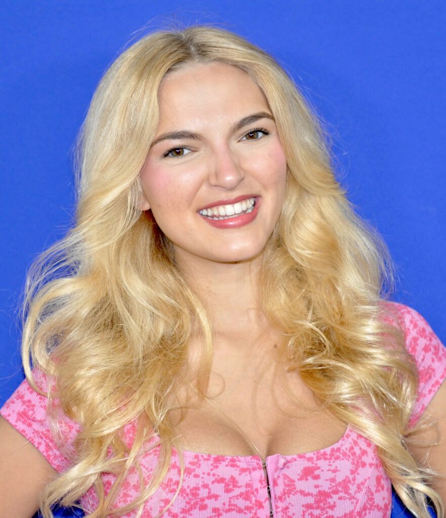Olivia Nelson Headshot